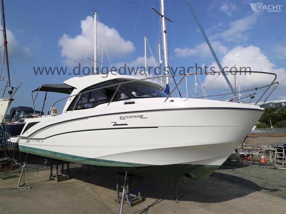 Beneteau Antares 8