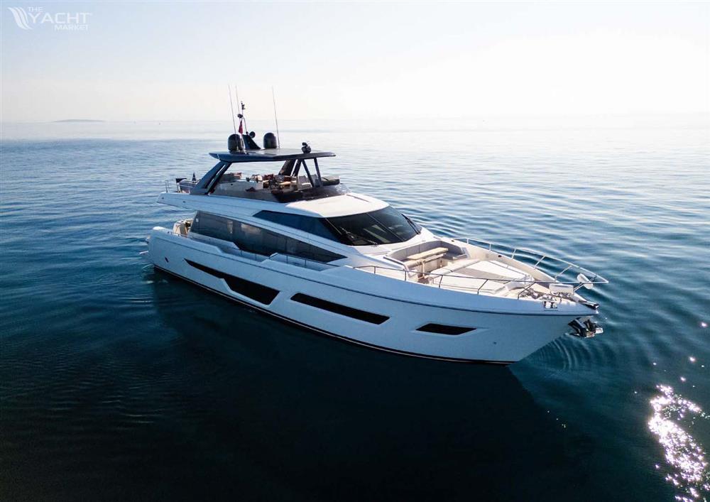 FERRETTI 780