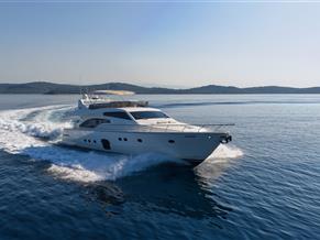 Ferretti Yachts 681
