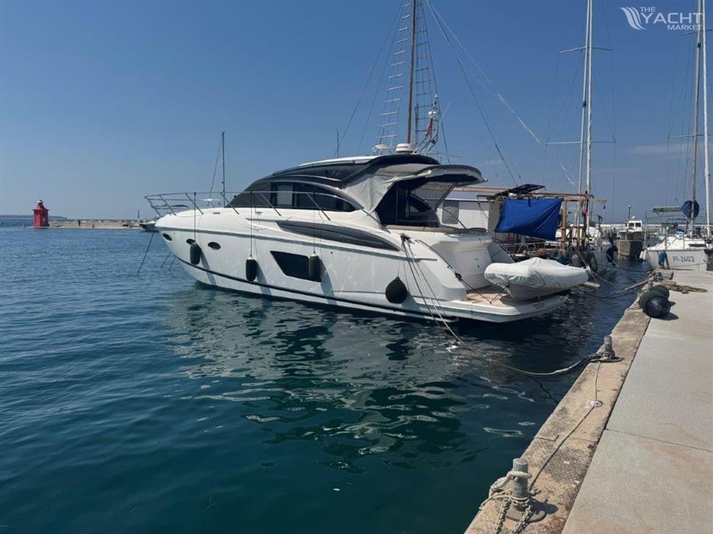 Princess Yachts V 48 Deck Saloon (3. cabin layout) - IMG_2365.jpg
