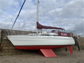 Hunter Channel 32 Twin Keel