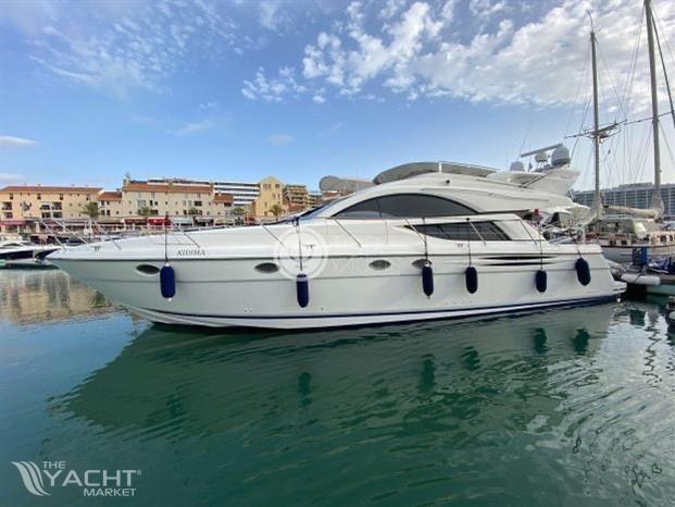Fairline 50 Fly - Classic Fairline 50 profile with sleek, timeless design.