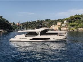Ferretti Infynito 80