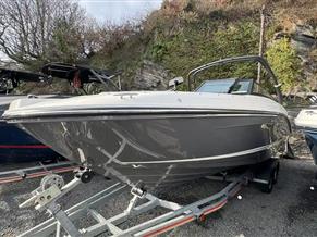 Sea Ray SPX 230