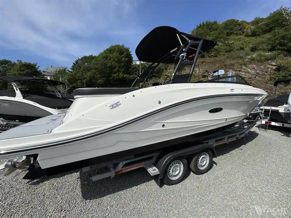 Sea Ray SPX 230