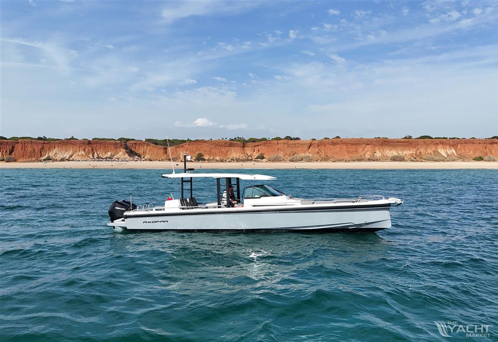 Axopar 37 Sun Top - 0 - Main 1