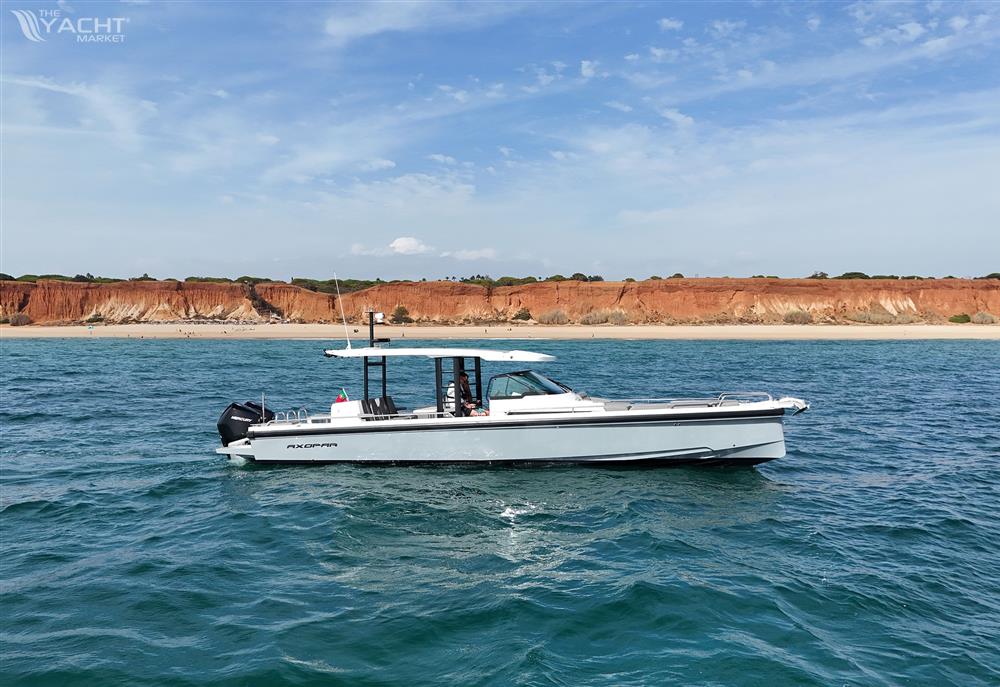 Axopar 37 Sun Top - 0 - Main 1