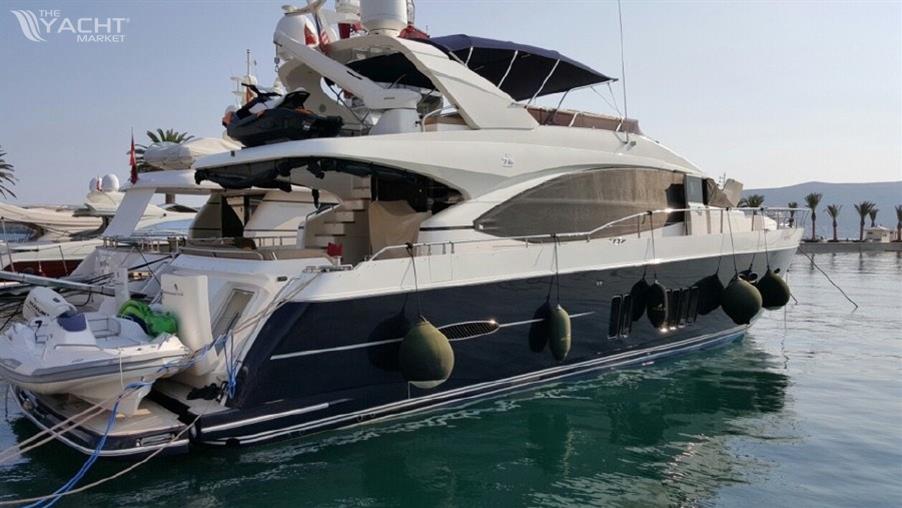 Princess Yachts Y72 - Y72_2012.jpg