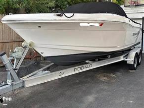 Robalo R207
