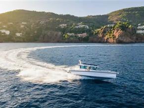 Axopar 29 XC Cross Cabin