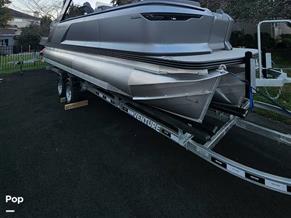 Manitou 22 Max Bench