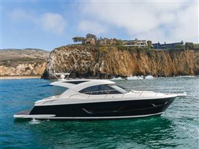 Riviera 44 Sport Yacht
