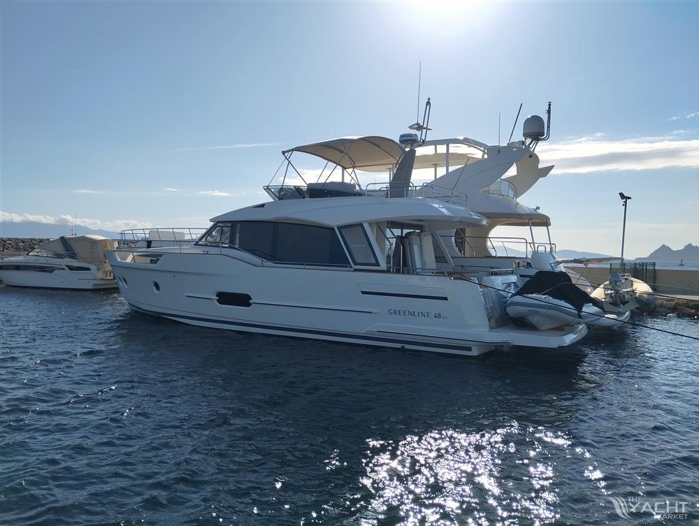 Greenline yachts 48 Fly