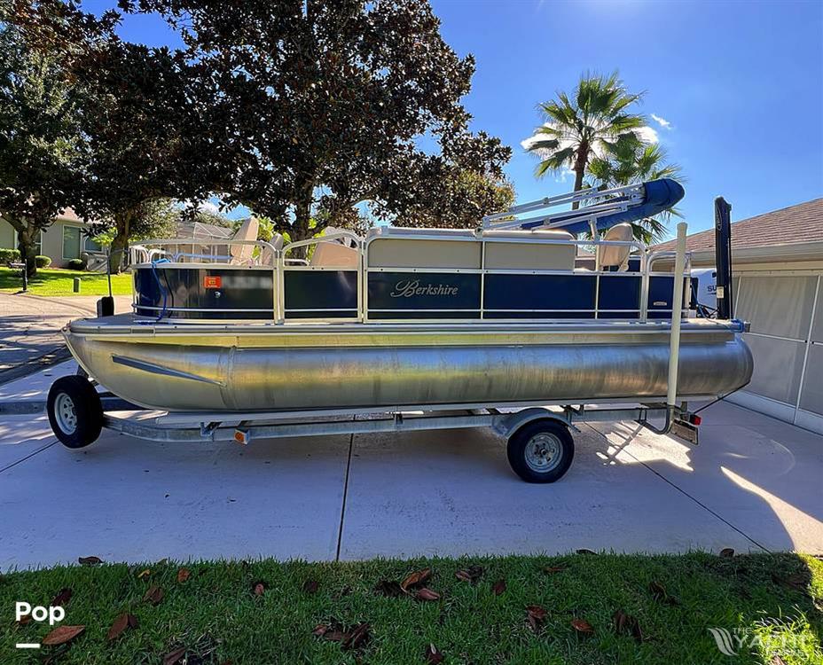 Berkshire B20F - 2016 Berkshire B20F - Photo #1