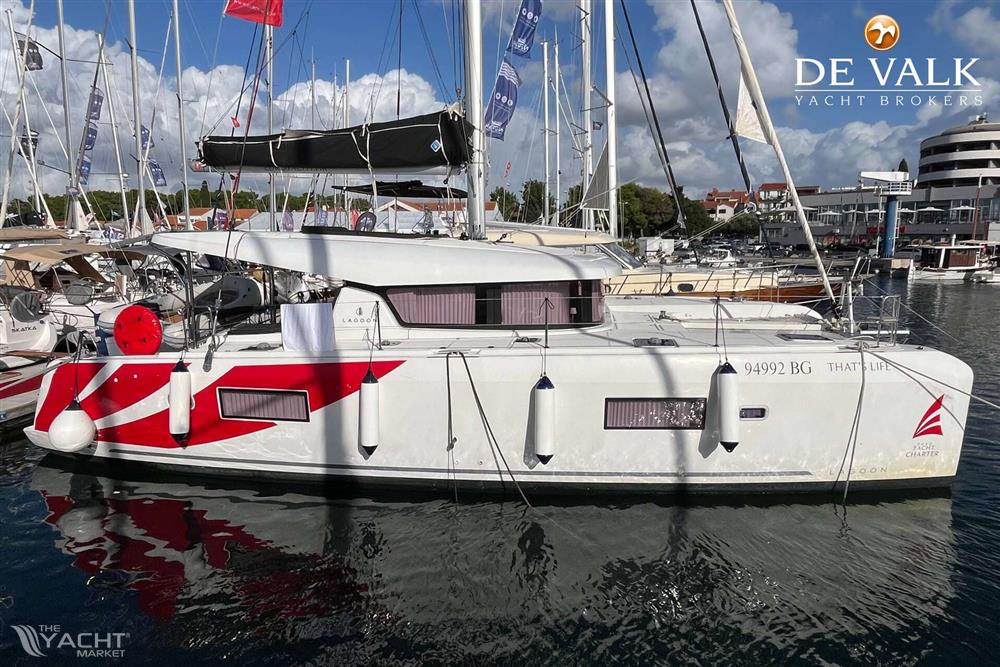 Lagoon 42 - Picture 1