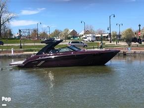 Cruisers Yachts 338 Palm Beach