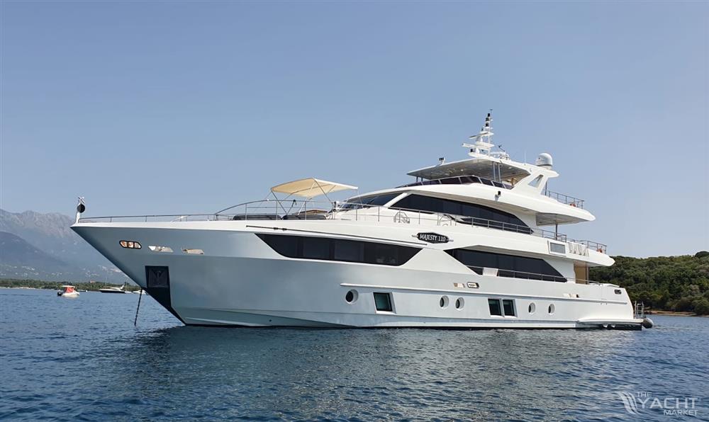 Majesty Yachts 110