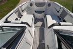Yamaha 222SE - Spacious Bow