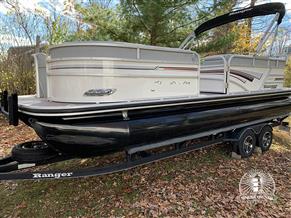 Ranger Boats Reata RP220C