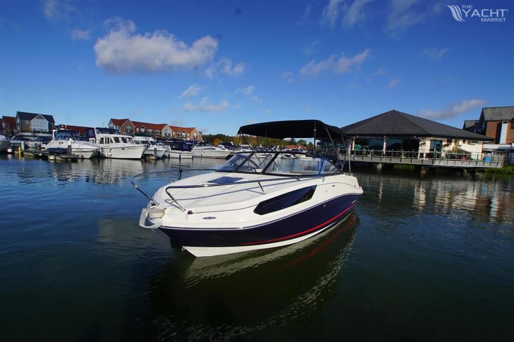 Bayliner VR5 Cuddy