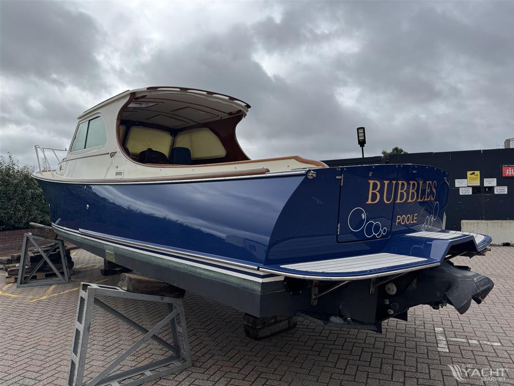 Hinckley Picnic Boat 36EP