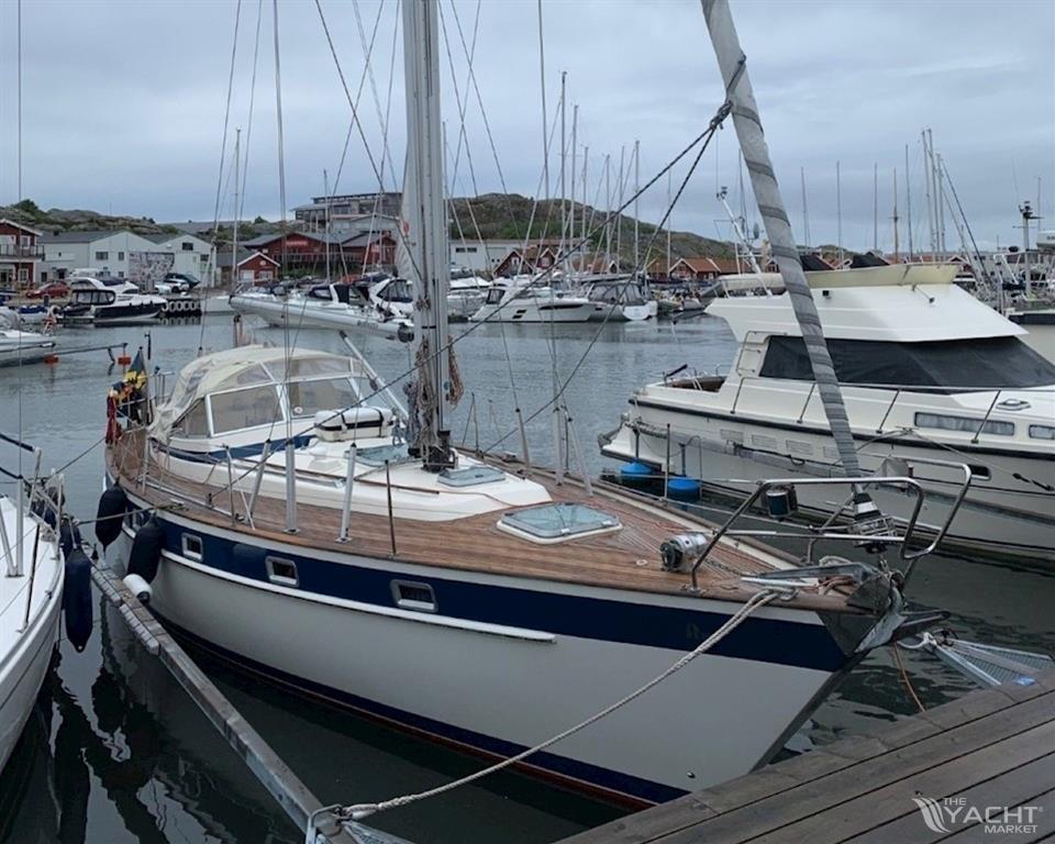 Hallberg-Rassy 382