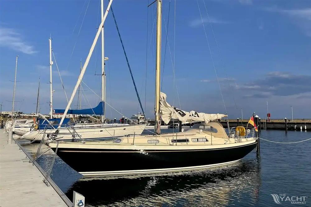 Camper &amp; Nicholsons Nicholson 35