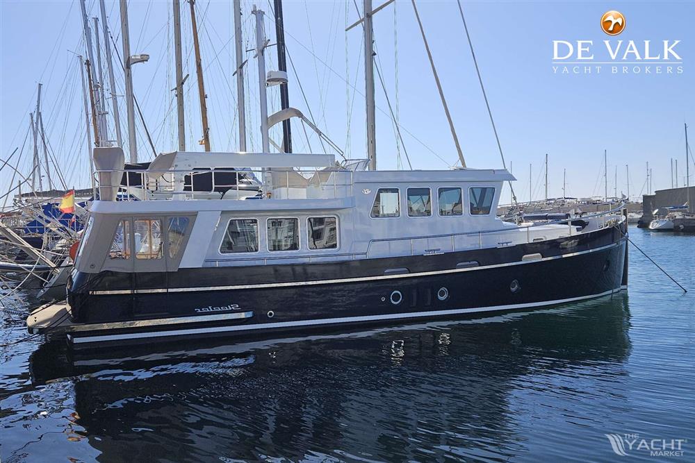 Steeler Explorer 50 Pilothouse - Picture 1