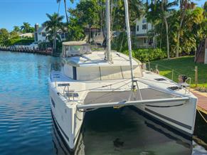 Fountaine Pajot Lucia 40