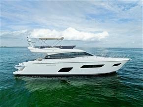Ferretti Yachts 800
