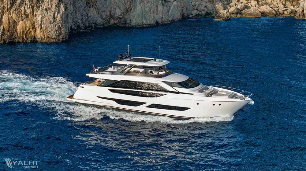 FERRETTI YACHTS 860