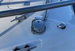 Glacier Bay Renegade 2640 - Windlass
