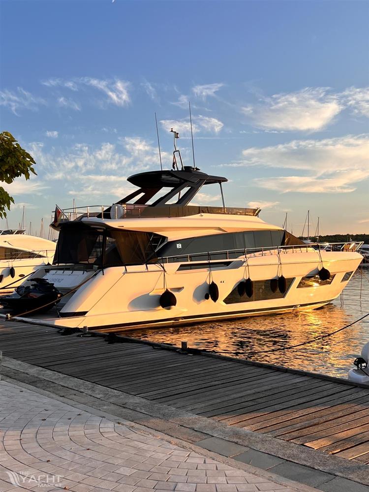Ferretti Yachts 670 fly