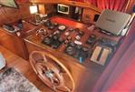 Marine Trader 42 Labelle - Helm Station