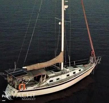 Ericson Yachts 38 - 1981 Ericson 38 - Photo #1