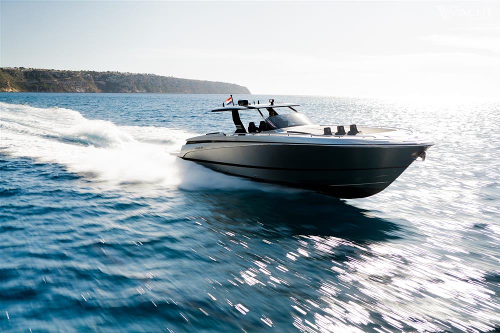 Canados 493 GLADIATOR GRANDE - Canados-Gladiator-493-Grand-Motor-Yacht-for-Sale-Lengers-Yachts-Rocky-Reborn28-scaled.jpg