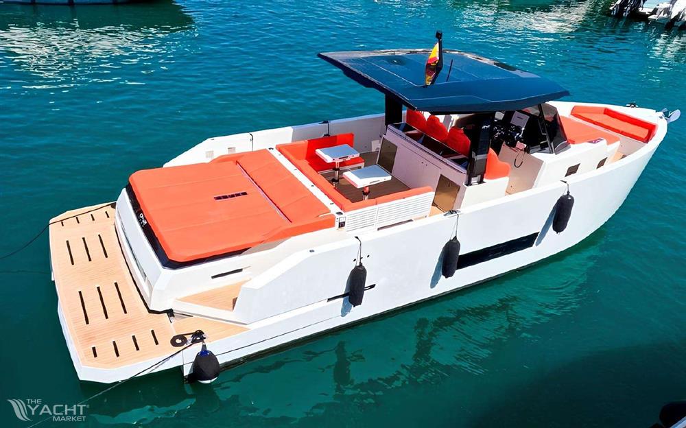 DE ANTONIO DE ANTONIO D42