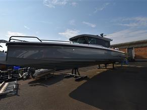 Axopar 37XC Cross Cabin