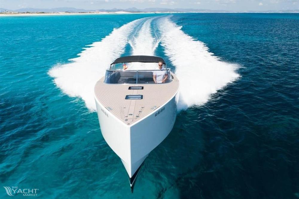 VanDutch 40 - VanDutch 40 yacht cruising on clear blue ocean waters, 2010 model.