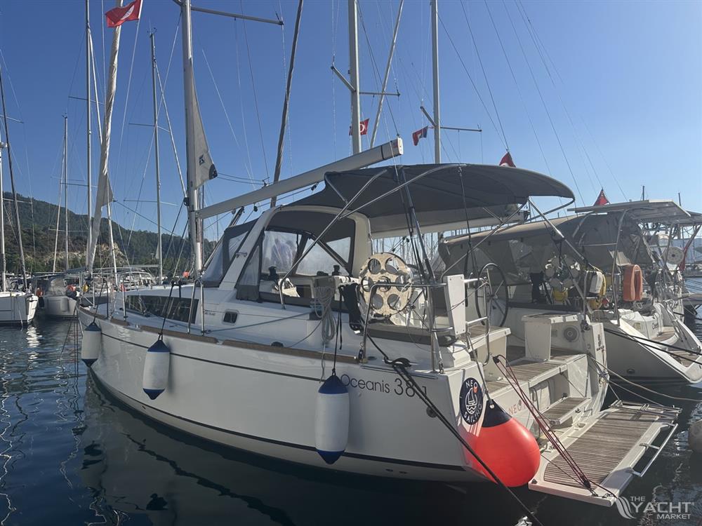 Beneteau Oceanis 38.1