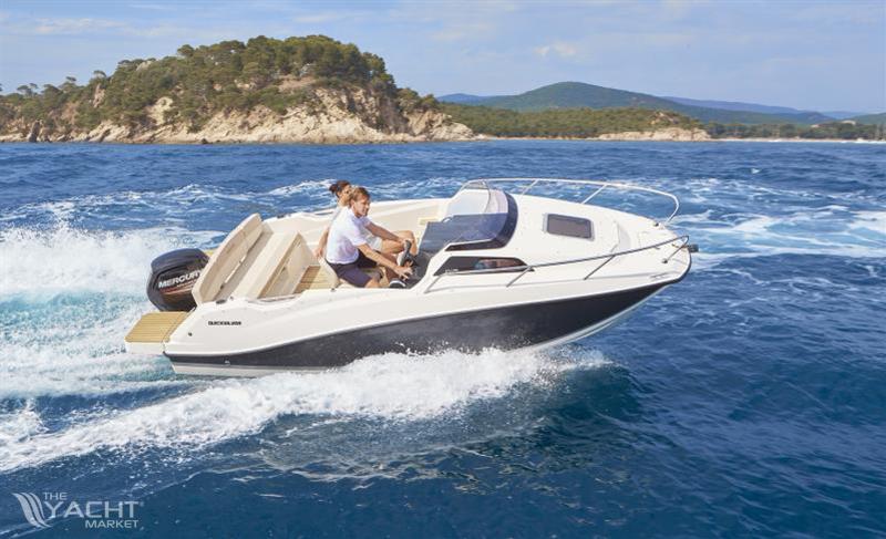QUICKSILVER ACTIV 555 CABIN
