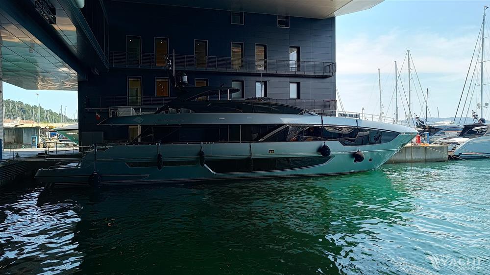 Riva 102 Corsaro Super