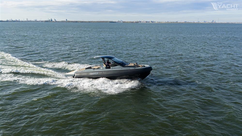 Sacs Rebel 40 - Sacs-Rebel-40-05-Sinner-As-I-Am-Motor-Yacht-for-Sale-Lengers-Yachts-06-scaled.jpg