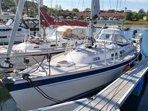 Hallberg-Rassy 37