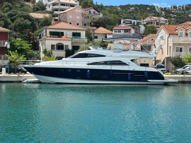 Fairline 65 Squadron