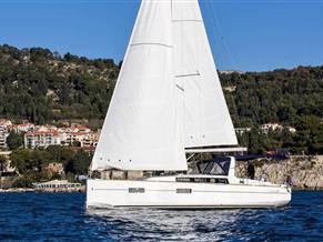 Beneteau Oceanis 38