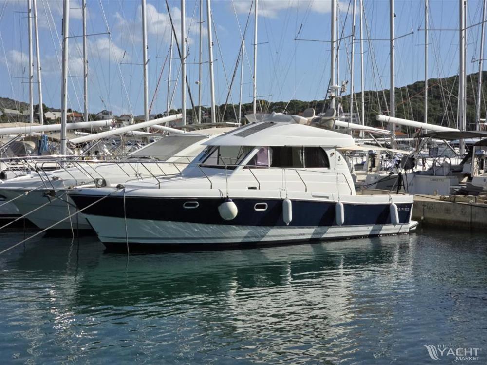 Beneteau Antares 10.80