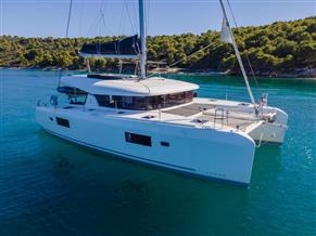 Lagoon 42 (3 cabins)