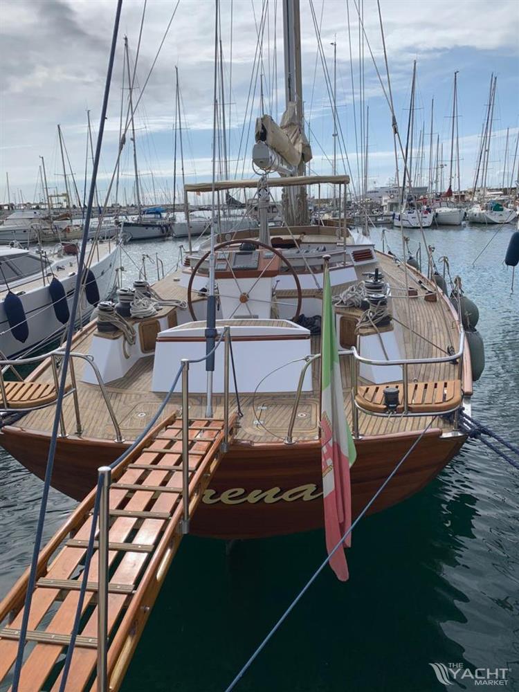 Lagoon Royal Pilot Saloon 65