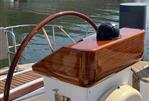 Lagoon Royal Pilot Saloon 65